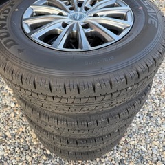 ハイエース用タイヤ・ホイールセットの画像
