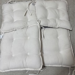 チェアパッド　4点セット　グレージュの画像