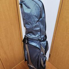 グラブ, ボール, ティーなど附属多数ゴルフセットの画像