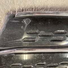 三菱アウトランダーPHEV ラジエーターグリル の画像