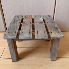 ★無料★ 木製の踏み台 花台 腰掛けの画像