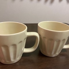 食器(一部プラスチック製あり)、花瓶の画像