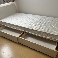 美品　シングルベッド　引き出し付き　配達出来ます！の画像