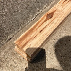 DIYなどに　杉板1枚150円
の画像