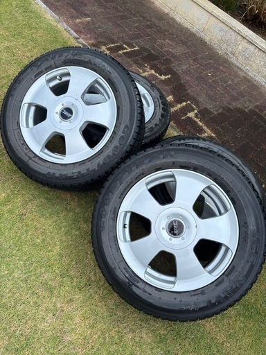 スタッドレスタイヤ ホイール付き