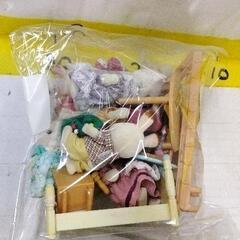 0824-292 シルバニア　ドールハウス　おもちゃセットの画像