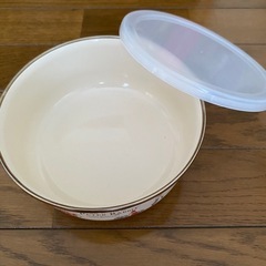 ピーターラビット ホーロー タッパー容器 3個セットの画像
