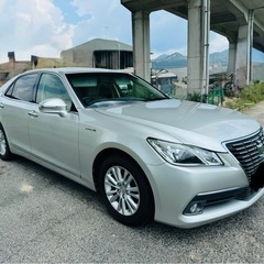 トヨタ　クラウン　ハイブリッドの画像