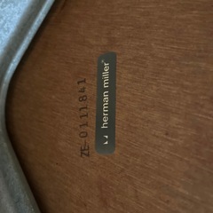 Herman miller ハーマンミラー　円形 ダイニングテーブル  の画像