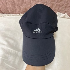 adidas キャップ黒の画像