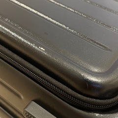 傷あり キャリーケース Sサイズ 黒 フロントオープンの画像