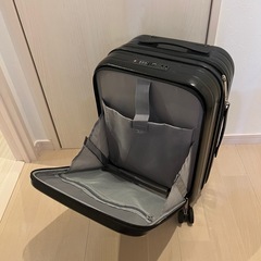 傷あり キャリーケース Sサイズ 黒 フロントオープンの画像
