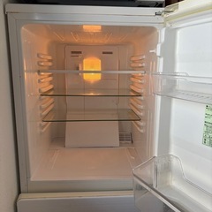 冷蔵庫　1000円お渡しします。の画像