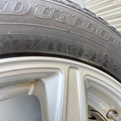 【チェーン付】175/65R15 22年45週　ダンロップWM０２の画像