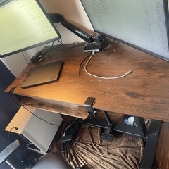 昇降デスク+キーボードトレイデスクの画像