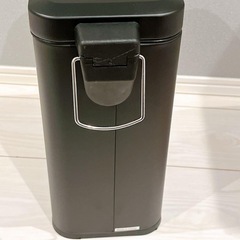 ソフトクローズ ゴミ箱 5L ズレ防止 クリップ 蓋付きの画像