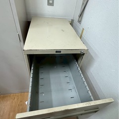 収納 オフィス家具 棚 ロッカー オフィス用 シンプル 書類棚 クリーム色の画像