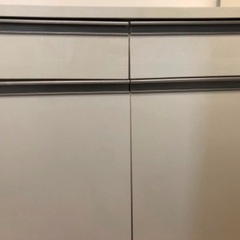 食器棚の画像