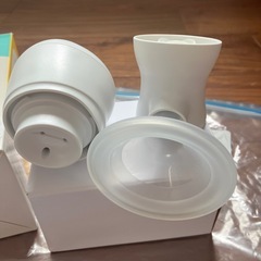 Pigeon 電動さく乳器 ホワイト 充電器付きhandy fit+の画像