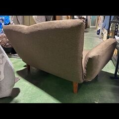 札幌限定配送/お引き取り可◆家具◆脚付きコンパクトソファ/リクライニング◆布製◆W130 D74 H68の画像