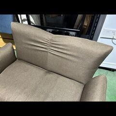 札幌限定配送/お引き取り可◆家具◆脚付きコンパクトソファ/リクライニング◆布製◆W130 D74 H68の画像