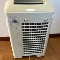 シャープ 加湿空気清浄機(KC-B50-W) 動作確認済み　プラズマクラスターの画像
