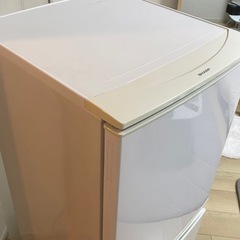 SHARP 冷蔵庫　137L
の画像