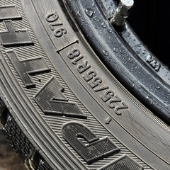タイヤ　ホイール 4本セット　18インチ　SUV デリカ　ミニバン　などなど　1本新品タイヤ　スタッドレスタイヤの画像
