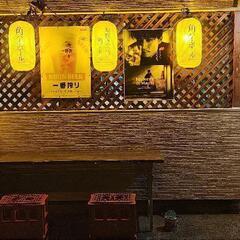 居酒屋のホールの画像