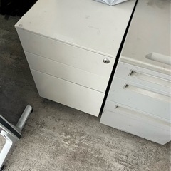 鍵付きキャビネットの画像