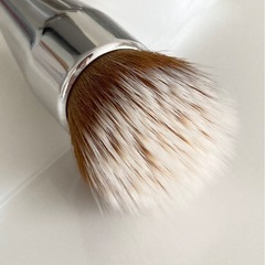 CLINIQUEファンデーションブラシの画像