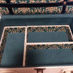 トランク型ボックス　ジュエリーボックス　白　碧　重ね内箱　3個セットの画像