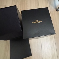 ロジェデブイ時計空箱ROGER DUBUIの画像