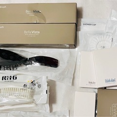 有名ホテルアメニティ　19点　ブラシ　ボディタオル　シャワーキャップ　カミソリの画像