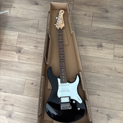 弦楽器、ギター YAMAHA PACIFICA112V BL