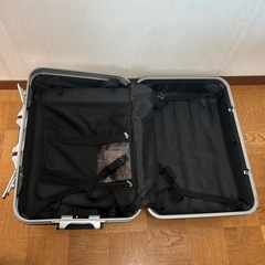 小型-中型スーツケースの画像