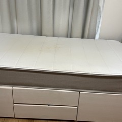 ニトリ　シングルベッドフレーム＋マットレス収納、コンセント、ライト付きの画像