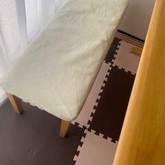 ダイニングテーブル（天然木）の画像