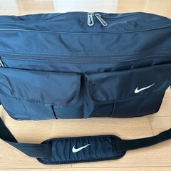 NIKEショルダーバッグの画像