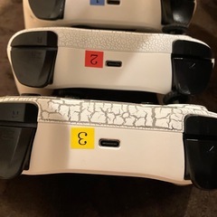 ⑤ Switchﾌﾟﾛｺﾝ【中古美品3個
】の画像