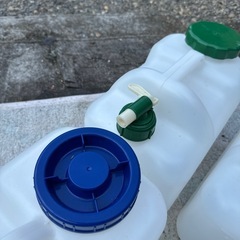水タンク 4個 12ℓの画像