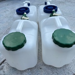 水タンク 4個 12ℓの画像