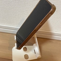ダイソー　折りたたみスマホスタンド2個の画像