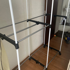 ハンガーラックの画像