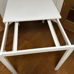 テーブル　　IKEAの画像