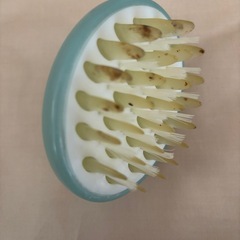 シャンプーブラシ　汚れありの画像