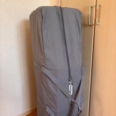 折りたたみベビーベッドの画像