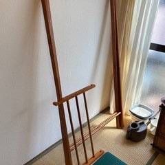 木製折り畳みハンガーラックの画像