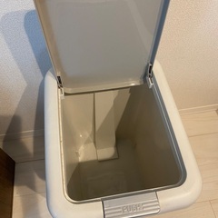 【ニトリ】ゴミ箱の画像