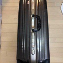 スーツケース　キャリーケース　ブラックシルバー色の画像